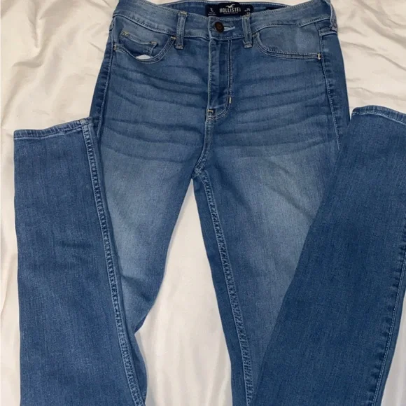Hollister Women's Light Blue Skinny Jeans - Picture 2 of 6